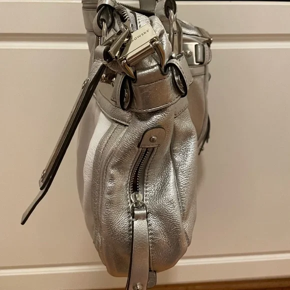 B. Mackowsky white/silver hobo bag - Picture 4 of 11